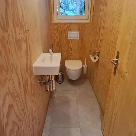 Suveran 2 アパート アローザ